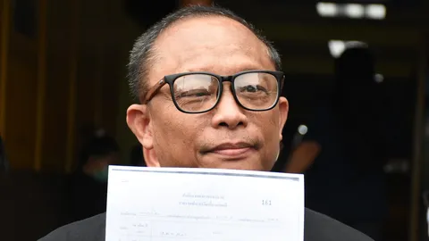 ดี้-นิติพงษ์ ขึ้นโรงพักแจ้งความเอาผิด 19 เกรียนคีย์บอร์ดโพสต์หมิ่น