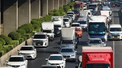 ผู้ว่าฯ กทม.สู้ฝุ่น PM 2.5 จ่อห้ามรถหกล้อขึ้นไปเข้าเขตกรุง 6 โมงถึง 3 ทุ่ม