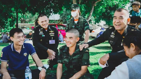 ผบ.พล.พัฒนา 1 เปิดค่ายให้ครอบครัวเยี่ยม "ทหารใหม่" อย่างอบอุ่น