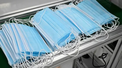 เผยโฉมหน้ากากหรู 45 ล้านบาท แพงที่สุดในโลก งานศิลป์ที่กันโควิดได้