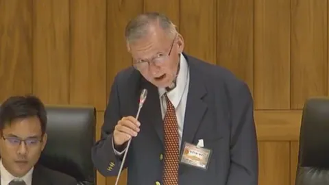 "จอน" รับ กลางสภา "ไอลอว์" รับเงินต่างชาติ แต่ยืนยัน ไม่มีใครบงการได้