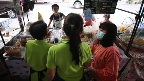 ชวนเที่ยวบางลำพู ร้านค้าเข้าโครงการคนละครึ่งเพียบ แม่ค้าดีใจยอดขายพุ่ง