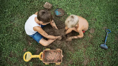 Children are fond of fun.