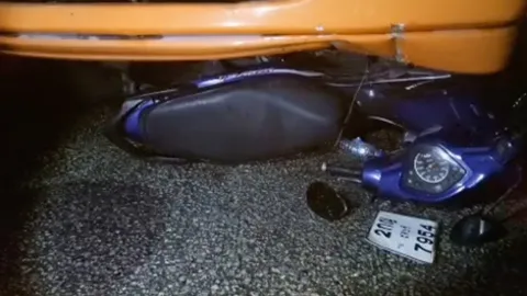 รถบรรทุก 18 ล้อเฉี่ยวจยย.ล้ม เหยียบซ้ำร่างหนุ่มใหญ่ เสียชีวิต