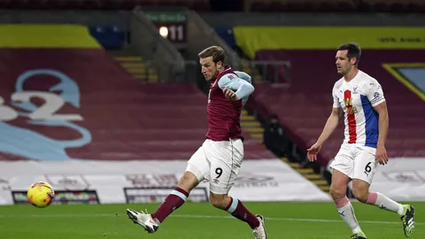 ชนะสักที "เบิร์นลีย์" เปิดรังเฉือน "พาเลซ" 1-0 ศึกพรีเมียร์ลีก