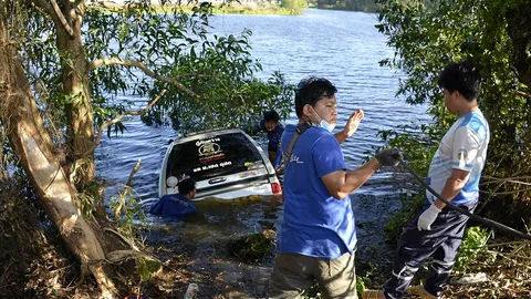 กู้ภัยซิ่งสยอง ตกสระ 3 ศพ รุดช่วยคนเจ็บรีบบึ่งไปโรงพยาบาล! ชนหลักกิโล