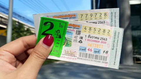 10 อันดับ "เลขเด็ด" ขายดีงวด 1/12/63 คอหวยกว้านซื้อ "เลขดัง" เกลี้ยงทุกแผง