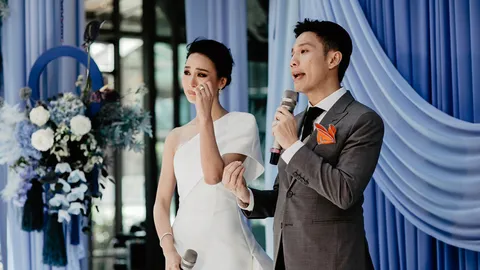 “รถเมล์ คะนึงนิจ-บอล สุเมธ” วิวาห์หวานชื่น “เจ้าบ่าว” คุกเข่ากล่าวคำมั่นสัญญา