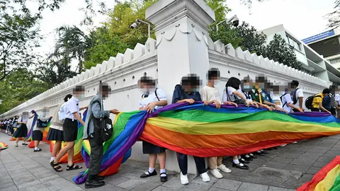 เติมสีสัน