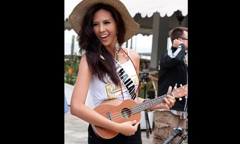 โค้งแรกประชันขาอ่อนมิสยูนิเวิร์ส 2011คึกคัก...แซบซ่าส์!! สมกับตะลุยถิ่นแซมบ้า