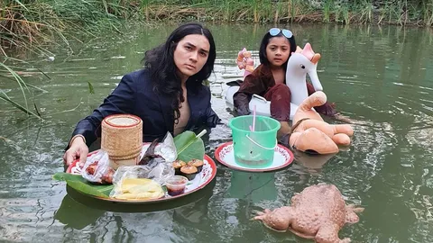 แน็ก ชาลี ชวน น้องอาเธอร์ กินเบรกฟาสต์ลอยน้ำสุดพีค ฉลองเอ็มวี 1 ล้านวิว