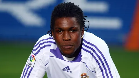 ชีวิตพลิกผัน อดีตแข้งชุดขาวถูกศาลสั่งล้มละลายในวัย 33 ปี