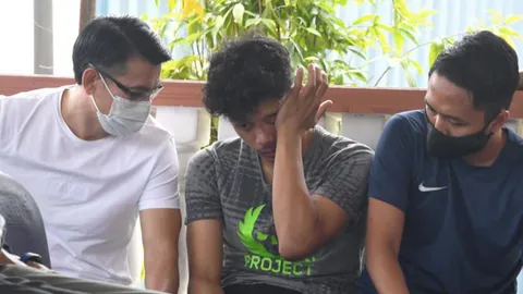 "ตัน เชงโฮ" เฮดโค้ชทีมชาติ  "มาเลเซีย" รุดปลอบขวัญ "ซยาฟิก" หลังเสียลูกชาย