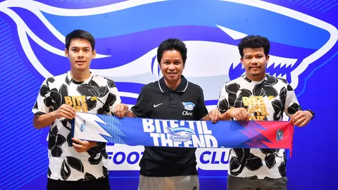 ตอบแทนผลงาน "ชลบุรี" ประกาศต่อสัญญา "ภานุพงศ์-สหรัฐ"