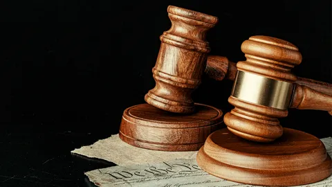 ประกาศสงครามกฎหมาย