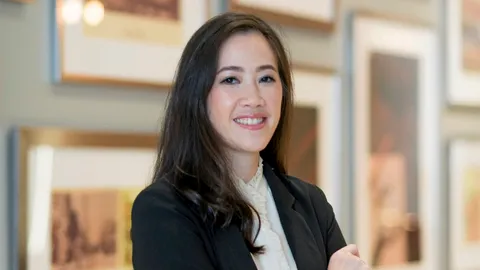 “รวิศรา จิราธิวัฒน์” เสกหิมะให้โปรยปรายกลางกรุงฯอีกครั้ง รับเทศกาลปีใหม่