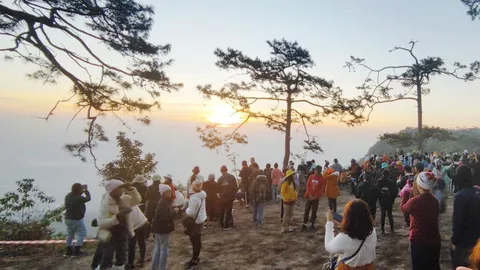 เข้านี้เช็กอินเที่ยวภูกระดึง ชมพระอาทิตย์ที่ผานกแอ่น (คลิป)