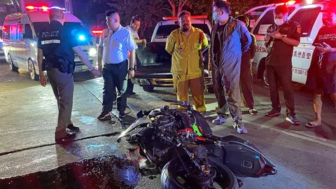 บิ๊กไบค์ซิ่งลงจากสะพาน ชนท้ายเบนซ์คอหักตาย รอตรวจสอบกล้องวงจรปิด