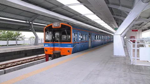 รถไฟฟ้าสายสีแดง (จะ) มาแล้ว