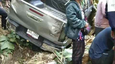 คอหวยแห่ส่องทะเบียนรถเกิดอุบัติเหตุบนภูชี้ฟ้า เลขเหมือนต่างแค่สลับที่