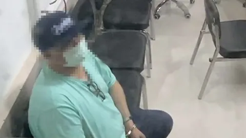 ตำรวจแจ้งข้อหาเพิ่ม เสี่ยแพรทำร้ายลูกหนี้ ฝากขังออนไลน์ส่งเข้าเรือนจำ 