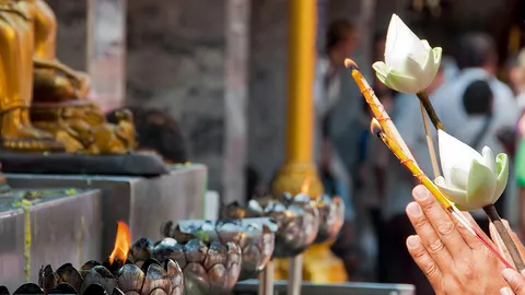 รวม ๒๕ บทสวดมนต์ข้ามปี ๒๕๖๕ แบบย่อและฉบับเต็ม เพื่อสวดเป็นมงคลรับปีใหม่