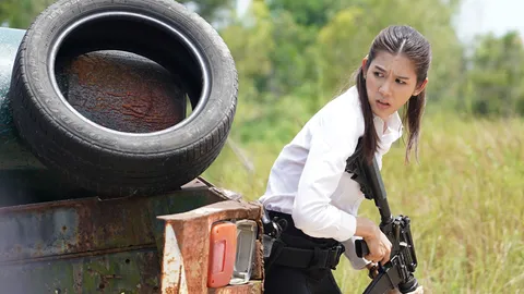 "สา-อนิสา" บู๊ทั้งส้นสูง สวยเท่โดนใจแฟนละครใน "ล่า ท้า ชน"