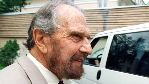 จอร์จ เบลค สายลับสองหน้าชื่อฉาวที่สุดในยุคสงครามเย็น เสียชีวิตแล้ว