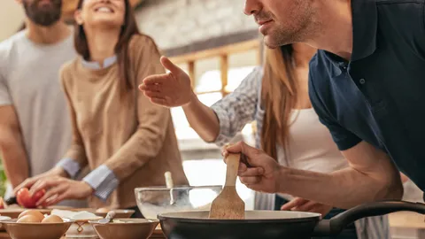 หมอแล็บแพนด้า ไขคำตอบ เหตุใดคนติดเชื้อโควิด-19 บางคนจึงไม่ได้กลิ่น