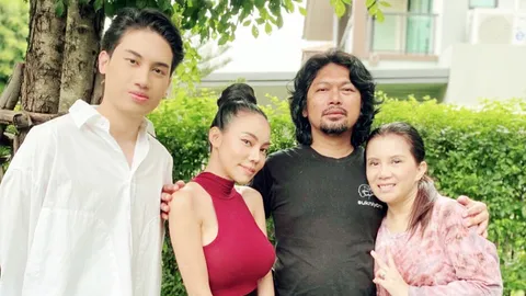 ชาวเน็ตถึงกับงง เอ็มมี่ บอกรัก น้องเสือ พร้อมเรียก เสก-กานต์ พ่อแม่