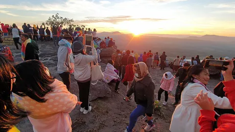 ตัวเลขแค่ 3 วันดับ 186 ศพ ชนวน "เมาขับ" โคราชมากสุด แห่ชมแสงแรก "ผาชะนะได"