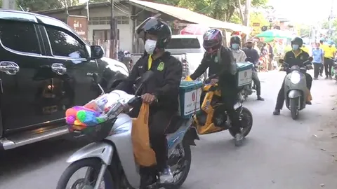 ทหารโคราชใจดี ไม่มีจัดงานวันเด็ก ก็เอาของใส่ จยย.ส่งความสุขถึงชุมชน