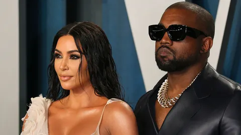 คิม คาร์เดเชียน กับ คานเย เวสต์ รอจะหย่าแต่เจรจาแบ่งสมบัติยังไม่จบ