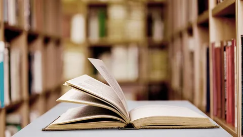 เมื่อเหลืองแดงลอยคอ