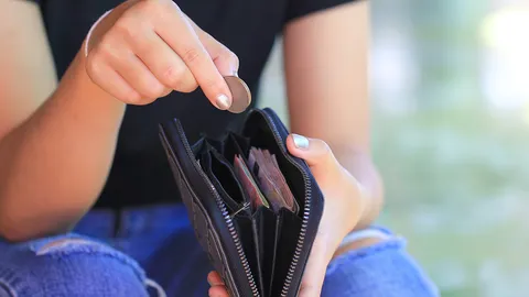 พลเมืองดีประกาศตามหาเจ้าของเงิน 5,000 บาท คาดกด ATM แล้วลืมหยิบไป