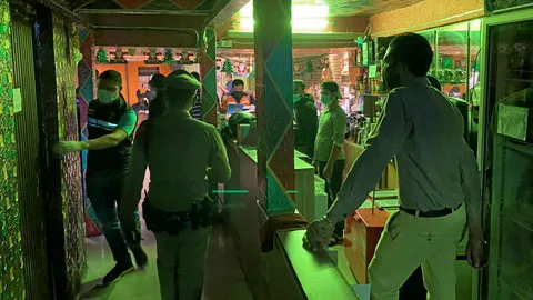 ทลายแก๊งดูดบารากุ มั่วสุมร้านอาหารอินเดียรวบ 85 คนโดนปรับหนัก