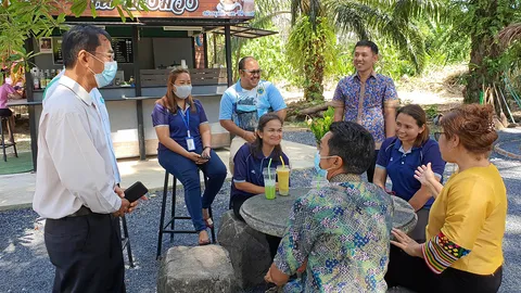 จิบกาแฟ-แลดนตรีนักเรียน