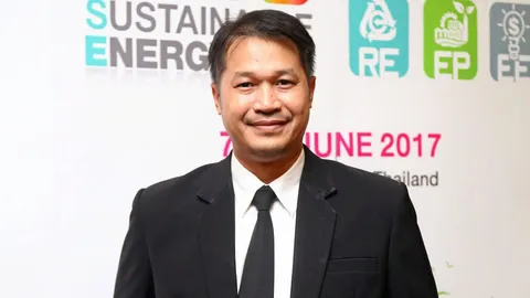 "ม.ล.พูนแสง" สุดปลาบปลื้มที่ลูกชาย "ดร.ทวารัฐ" ได้รับพระราชทานเครื่องราชฯ