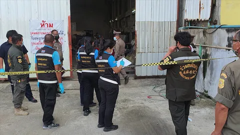 ลุงซ่อมหลังคาโรงน้ำแข็ง พลักตกลงมากระแทกถังน้ำมัน เสียชีวิต