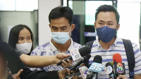 ลุงพล-ป้าแต๋น รับ "ทนายตั้ม" ถึงสนามบินสกลนคร พร้อมเปิดแถลงเย็นนี้