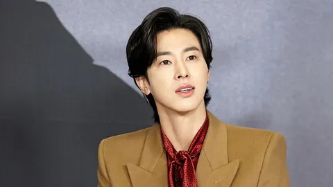 "U-KNOW" เผยโลกดนตรีของตัวเอง ปล่อย "Thank U" อัลบั้ม NOIR ร้อนแรง (คลิป)