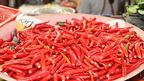 หนาว น้ำท่วม โควิดมา ฟังแม่ค้า-พาณิชย์ วิเคราะห์เหตุ พริกแพง