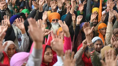 อินเดียจับผู้ชุมนุม 200 คน หลังประท้วงเดือดต้านปฏิรูปการเกษตร ดับ 1 ศพ