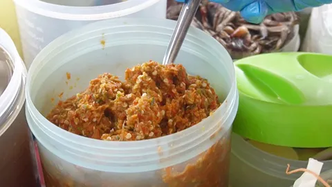 อุทัยธานี แม่ค้ายำแซ่บโอดพริกขี้หนูแดงราคาพุ่งกิโลละ 200 จากเดิม 90 บาท