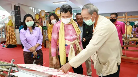 พช. หนุนศูนย์ไหมนครชัยบุรินทร์ สู่ศูนย์กลางเส้นไหมของประเทศ