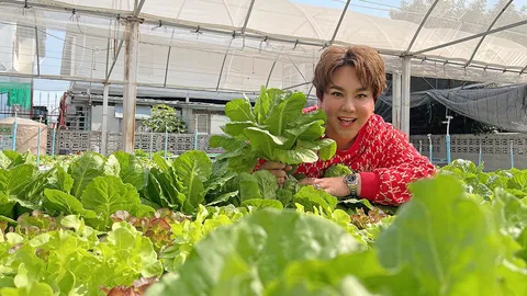 "บุ๊กโก" ถอดมงลงครัว โชว์เสน่ห์ปลายจวัก ในรายการ "ตามสัญญา"