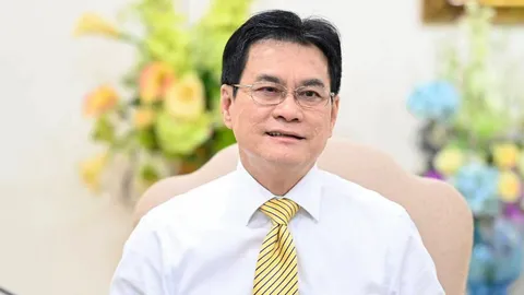 กอบกู้พรรค