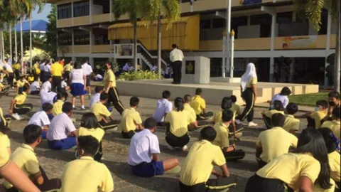 สั่งย้ายแล้ว ผอ.เครียดชักปืนหน้าเสาธง ปมสัมพันธ์นักเรียน ม.3