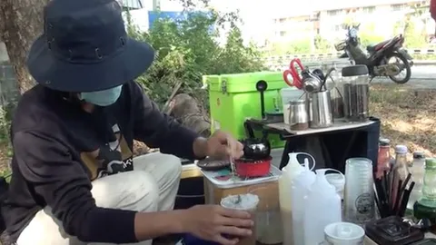 ร้านกาแฟสายแคมป์ที่กรุงเก่า เสน่ห์พิถีพิถันชงทุกแก้ว ช้าแต่สมการรอคอย (คลิป)
