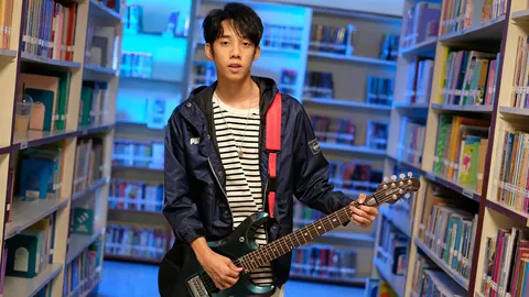 “ชีโน่-อธิภัทร” ส่งซิงเกิลใหม่ “ยิ่งใกล้ยิ่งกลัว” รับเดือนแห่งความรัก